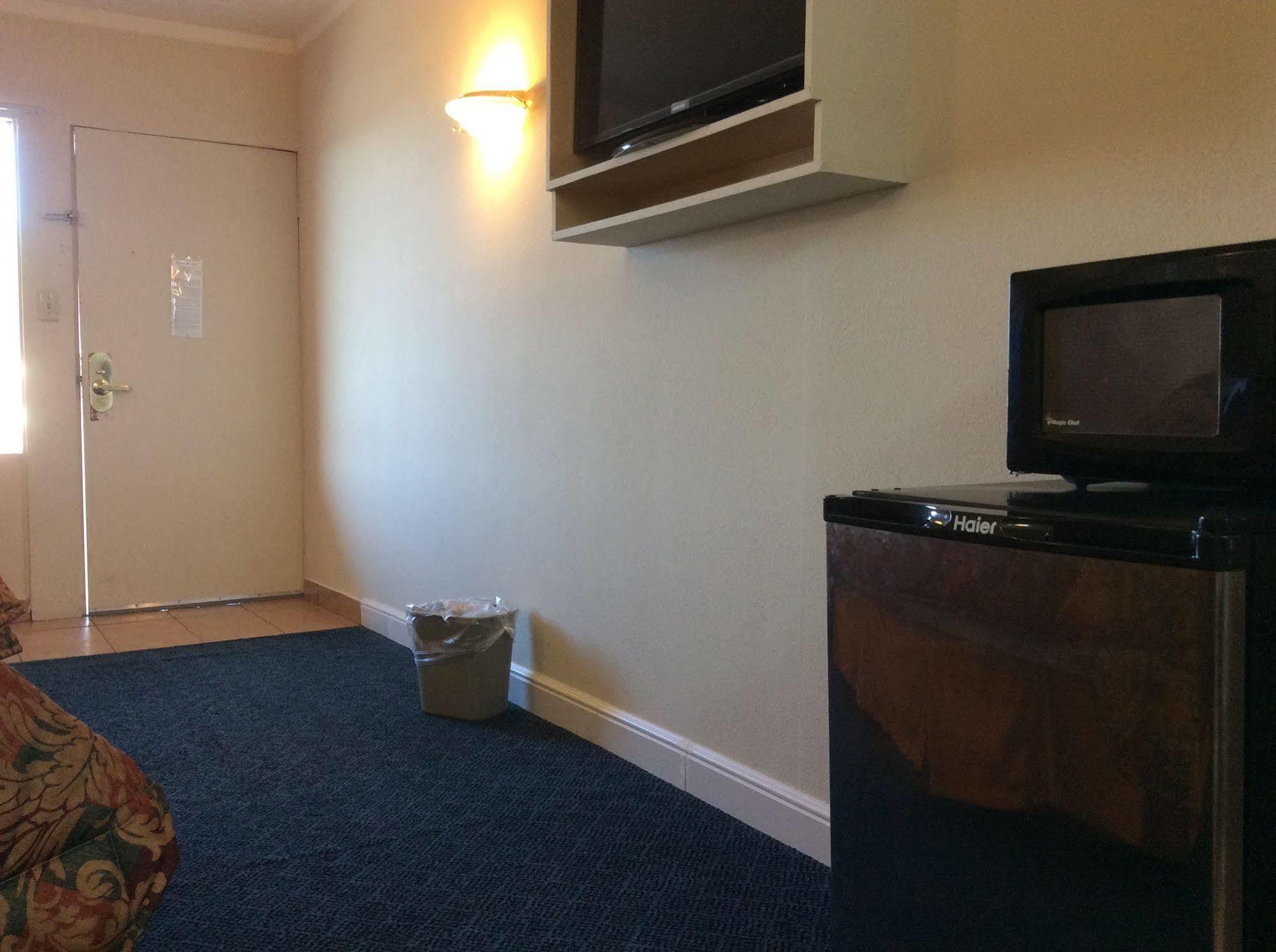 Motel 6 เบอร์ลิงตัน ภายนอก รูปภาพ